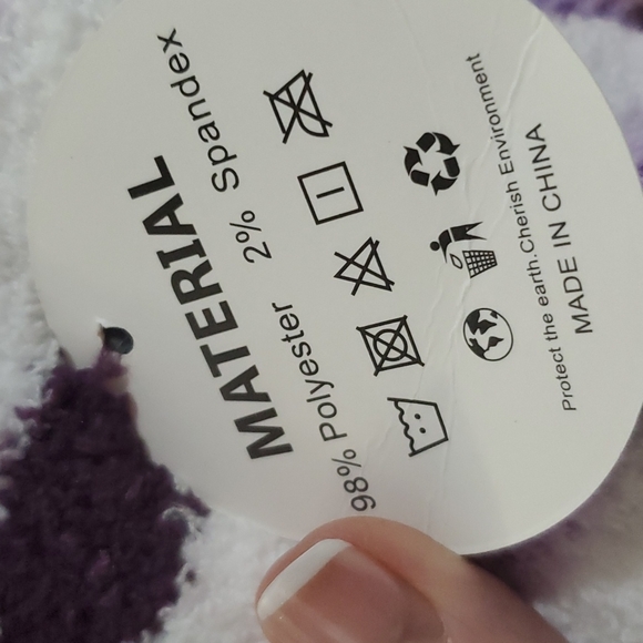 💙 4/$20  Pairs of Soft Fluffy Warm Socks - Picture 4 of 4